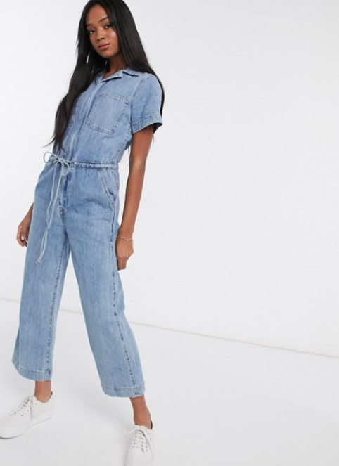 Rosie Connolly nails lockdown-chic in a denim jumpsuit - VIP Magazine