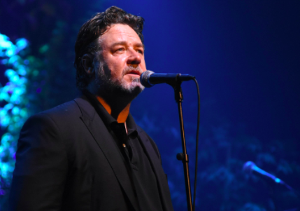 Russell Crowe reveals his two closest Irish celebrity pals - VIP Magazine