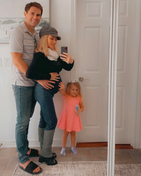 Brianne Delcourt shows off growing bump following pregnancy ...